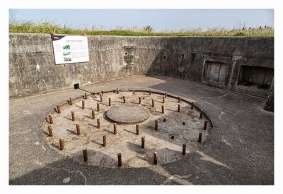 LP: Atlantikwall - Stp Tirpitz (Museum Raversyde) - offene Geschützbettung