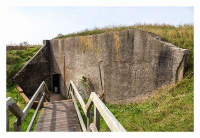 LP: Atlantikwall - Stp Tirpitz (Museum Raversyde) - Eingang zum Luftschutzraum