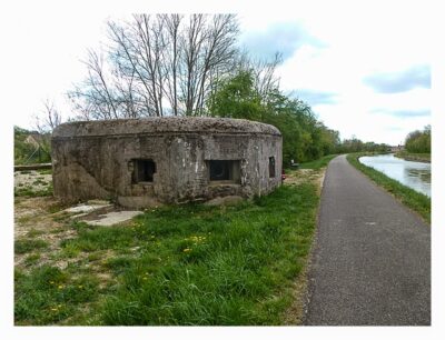 Radtour von Saarbrücken nach Straßburg: Bunker am Kanal