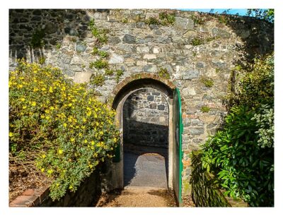 Guernsey - St. Peter Port - Candie Gardens - Pforte