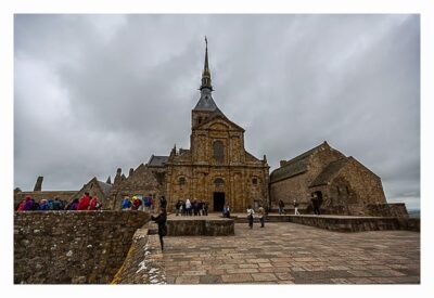 Mont Saint Michel - Terrasse vor der Kathedrale