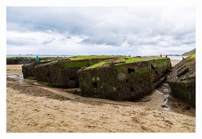 Östliche Landungsstrände - Arromanches - Brückenelemente am Strand