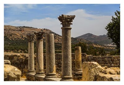 Volubilis - Säulen im Innenhof einer römischen Villa