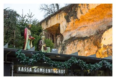 Valkenburg - Weihnachtsmarkt - Figur über dem Eingang