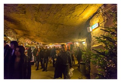 Valkenburg - Weihnachtsmarkt - geschmückte Grotte