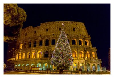 Rom: Geocaching bei den alten Römern: Kolosseum mit Weihnachtsbaum