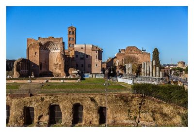 Rom: Geocaching bei den alten Römern: Kolosseum - Blick auf den Tempel von Venus und Roma