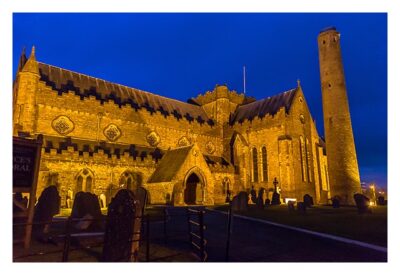 Angestrahlte Kirche in Killkenny