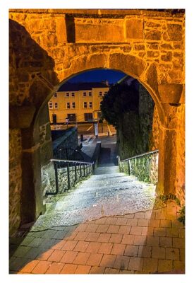 Abendliches Geocaching in Kilkenny - Torbogen