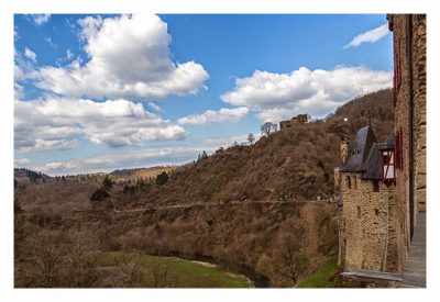 Ältester Geocache Deutschlands - Blick von der Terrasse der Burg Eltz