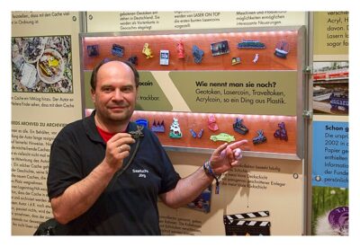 Geocaching Giga-Event "Gutenberg 2015" - GPS Maze Europe - Saarfuchs mit Token in der Ausstellung