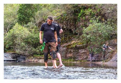 Natur pur im Pirituba Canyon - Geocacher beim Wassertreten