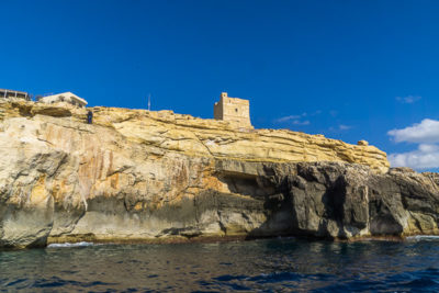 Geocaching auf Malta: Der Süden - Die Blaue Grotte: am alten Wachturm vorbei