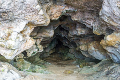 Geocaching auf Malta: Der Süden - Ghar Hasan - Blick in die Höhle