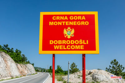 Willkommens-Schild an der Grenze zu Montenegro