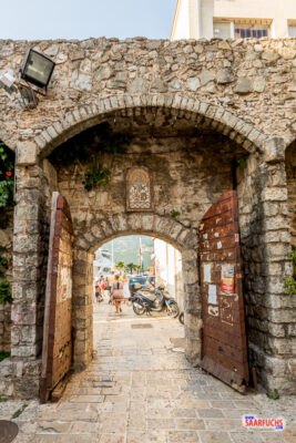 Ein weiteres Stadttor in Budva