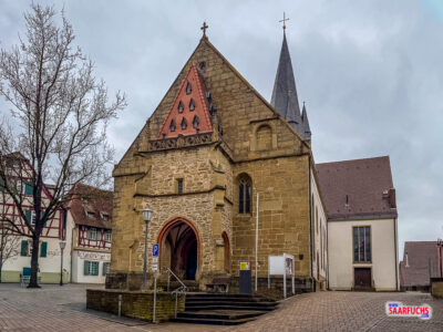 Au&szlig;enansicht der Stadtpfarrkirche Unsere Liebe Frau auf dem Kirchberg in Eppingen