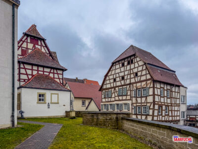 Perspektive von der Kirche auf die umliegenden historischen Fachwerkfassaden in der Eppinger Altstadt
