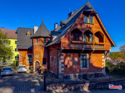 Die Prellervilla in Ilmenau, ein repr&auml;sentatives historisches Geb&auml;ude mit gepflegter Fassade