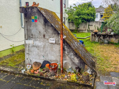 Zugang zum Bunker Helene, der sich in einem Vorgarten in Lampertheim befindet und einen Geocache beherbergt