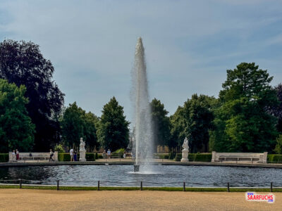 Das Große Fontänenbecken im Parterre unterhalb von Schloss Sanssouci