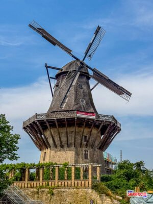 Die Historische Mühle Sanssouci am Rande des Schlossparks
