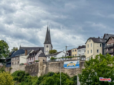 Blick vom Parkplatz Eichwiese auf den Hügel mit der historischen Altstadt von Montabaur