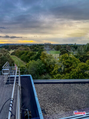Spektakuläres Panorama im 360°-Drehrestaurant des Wildparkhotels