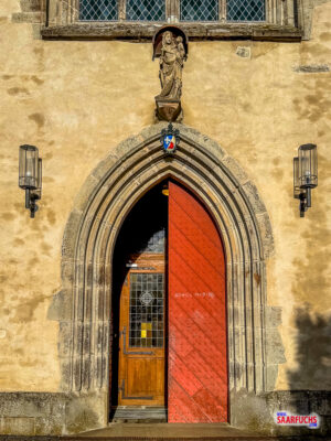 Blick auf die Eingangstür der Klosterbasilika