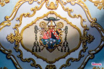 Wappen an der Decke von Abtei Marienstatt