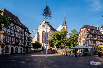 Marktplatz von Mosbach am Abend