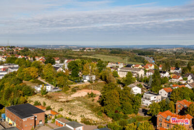 Blick auf Kirche St. Josef vom Fördergerüst von Schacht 4 der Grube Göttelborn