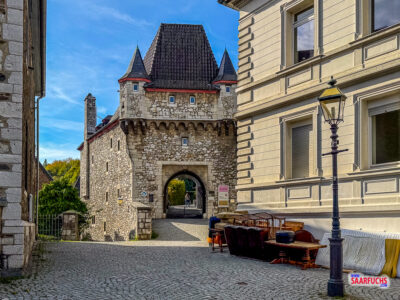Außenansicht des repräsentativen unteren Burgtors der Burg Stolberg