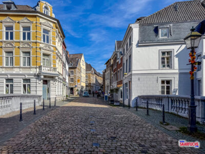 Breite Altstadtgasse in Stolberg über die Brücke