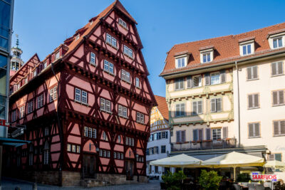 Die mächtige Fachwerk-Rückseite des Alten Rathauses in Esslingen