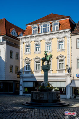 Der Postmichelbrunnen mit der Figur des Postreiters in Esslingen