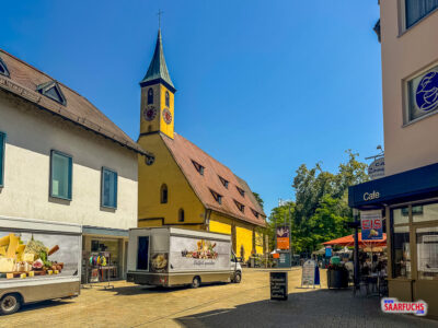 Außenansicht der historischen Kreuzkirche in Nürtingen
