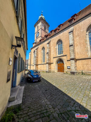 Die imposante Stadtkirche St. Laurentius in der Nürtinger Kirchstraße